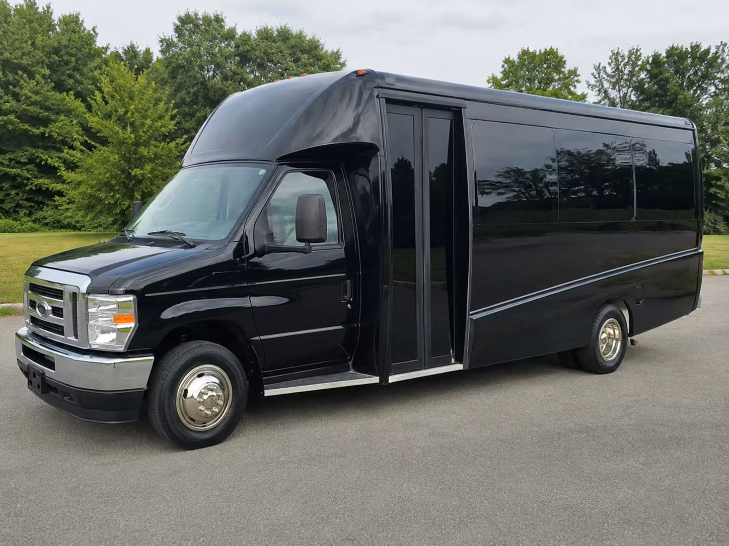 15 passenger minibus
