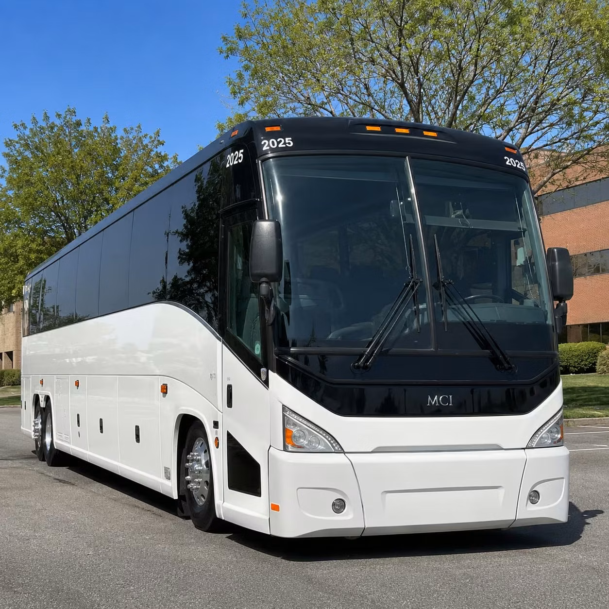 charterbusrentalnashville com makes finding the right nashville concert bus rental incredibly easy