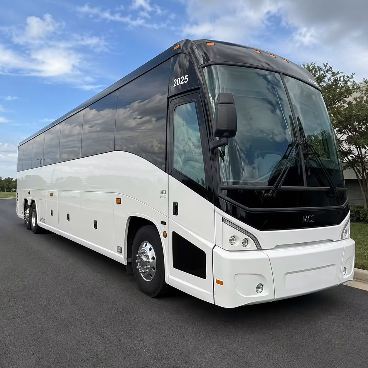 corporate event bus rentals in nashville