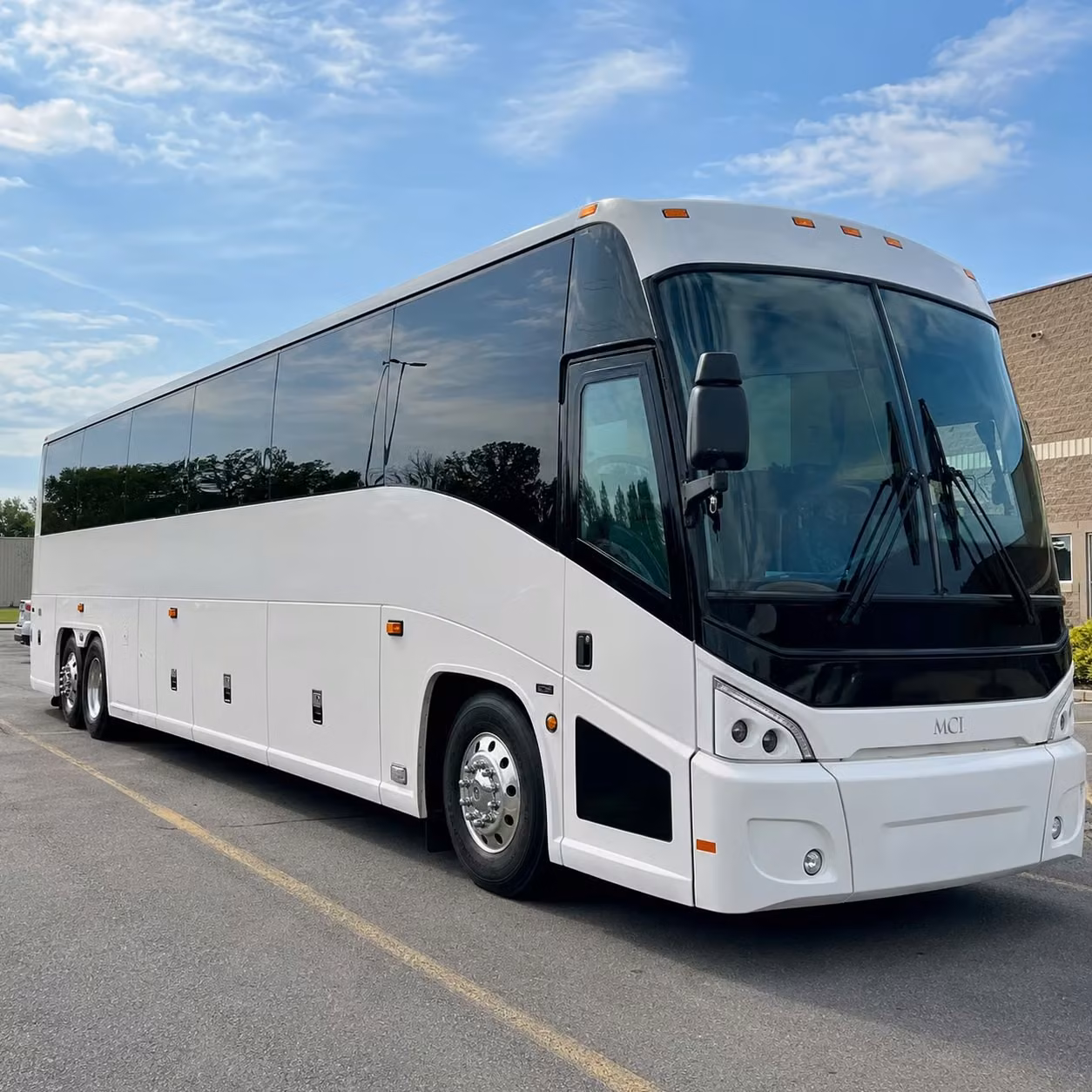 nashville s live music scene deserves more than a rideshare book a concert bus instead