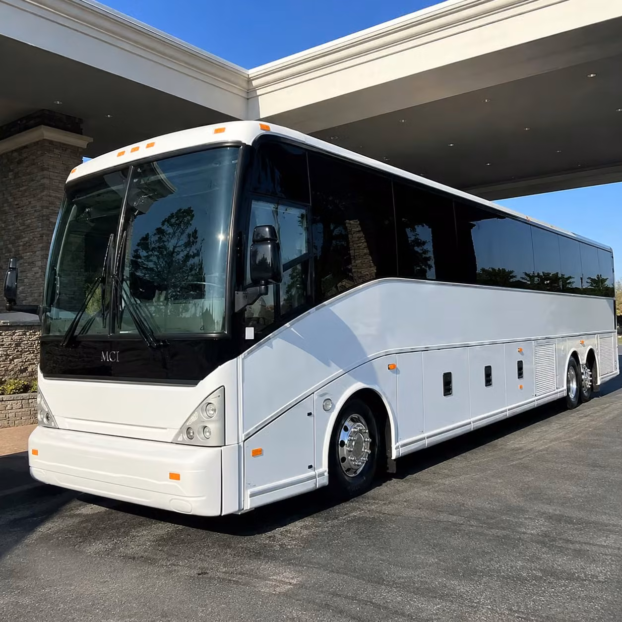 nashville wedding guest airport shuttles that run on your timeline